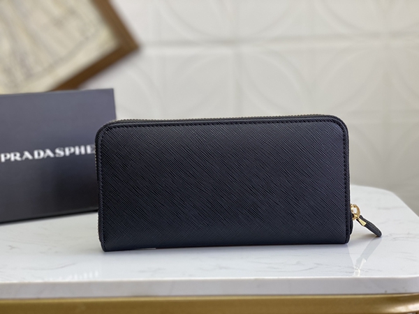 プラダ財布コピー背面デザイン